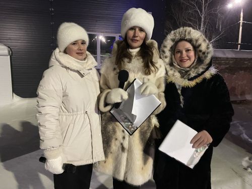 Открытие ëлки в микрорайоне мебельной фабрики отпраздновали на новом месте