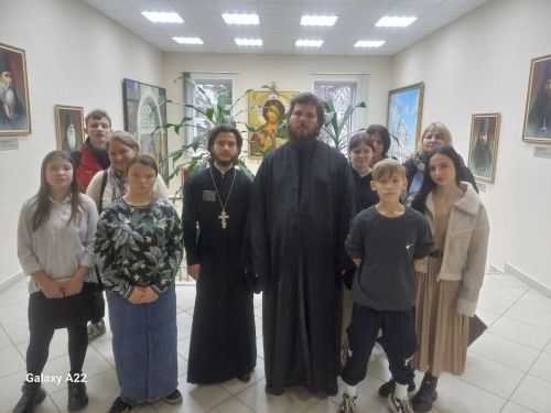 Прихожане Чистопольского собора посетили Казанскую духовную семинарию и места обретения иконы