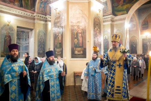 Епископ Пахомий совершил всенощное бдение в канун Введения во храм Богородицы