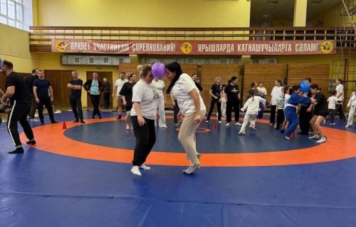В чистопольской спортивной школе прошла совместная тренировка детей и родителей по дзюдо