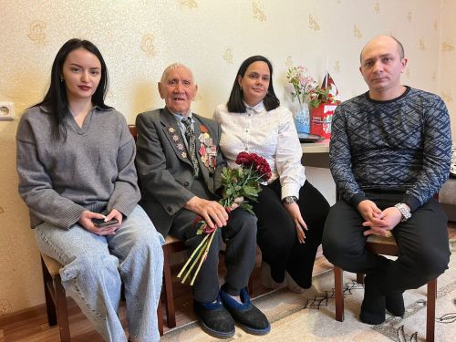 Сотрудники центра «Ватан» посетили ветерана ВОВ Накипа Мубаракшиновича