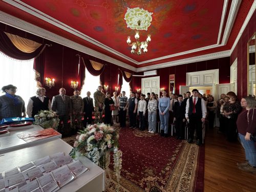В ЗАГСе юным чистопольцам вручили паспорта