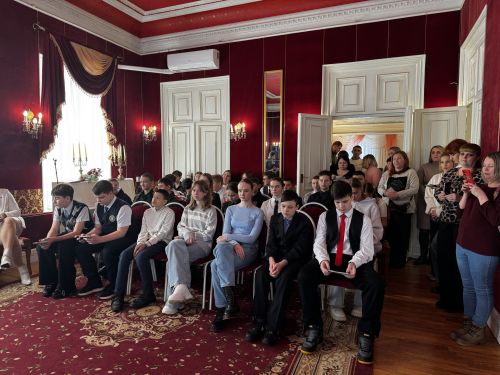 В ЗАГСе юным чистопольцам вручили паспорта