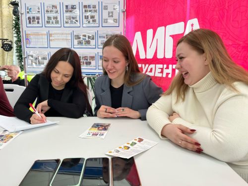 Среди чистопольской молодежи прошла интеллектуальная игра «Квиз — тайм»