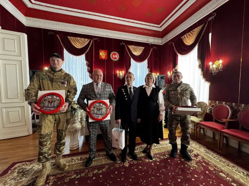 В ЗАГСе юным чистопольцам вручили паспорта