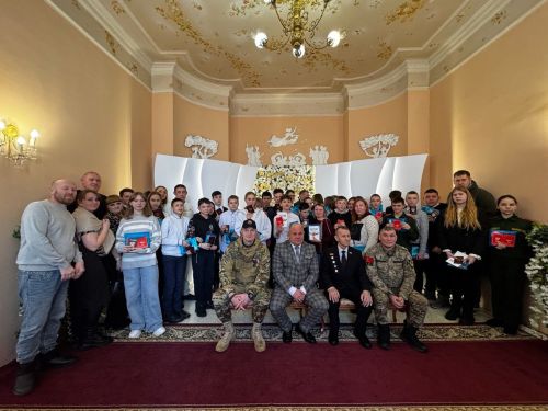 В ЗАГСе юным чистопольцам вручили паспорта