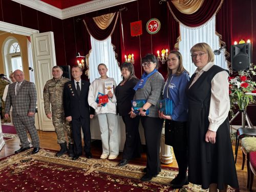 В ЗАГСе юным чистопольцам вручили паспорта