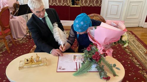 В Чистопольском ЗАГСе отметили 50-летний юбилей семья Петровых