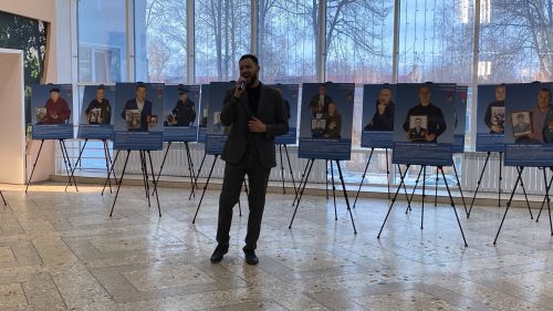 В Чистополе открылась фотовыставка «Отец Героя»