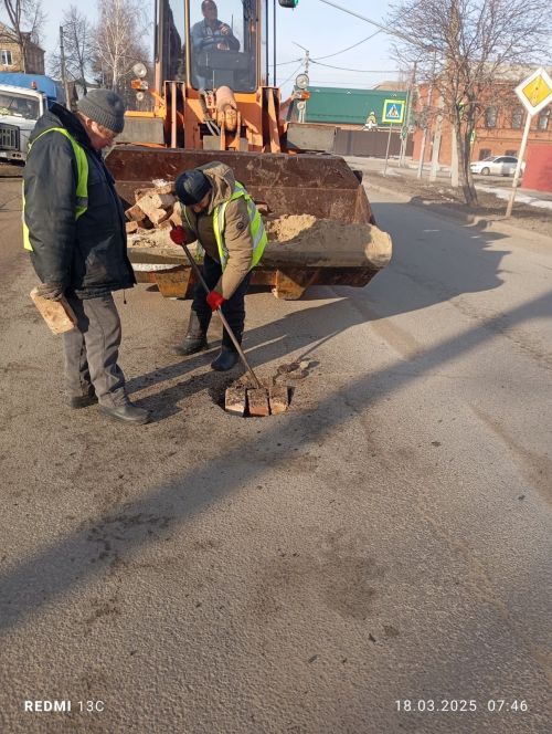 На дорогах Чистополя приступили к ямочному ремонту
