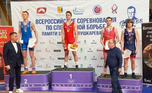 Чистопольские спортсмены завоевали бронзу на всероссийских соревнованиях по  греко-римской борьбе