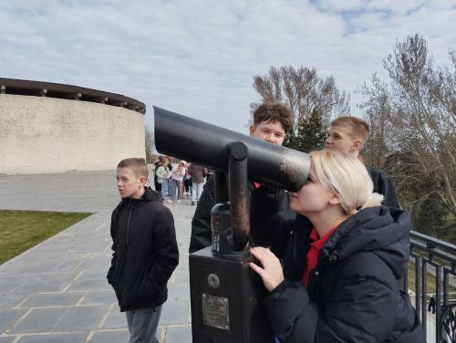 Юнармейцы Чистополя приняли присягу у Вечного огня в Волгограде