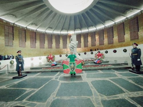 Юнармейцы Чистополя приняли присягу у Вечного огня в Волгограде