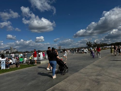 Синоптик Вильфанд назвал причину жары в апреле в центре России