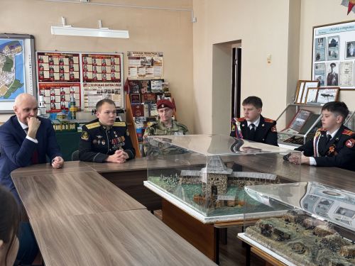 В Чистопольской кадетской школе-интернате прошла встреча с Героем России Иваном Жарским