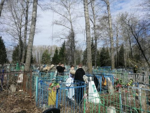 Чистопольцы провели масштабный субботник на мусульманском кладбище