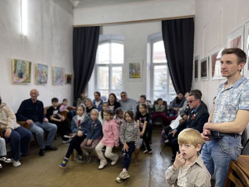 «Симфония предметов»: персональная выставка Натальи Ларионовой открылась в Чистополе