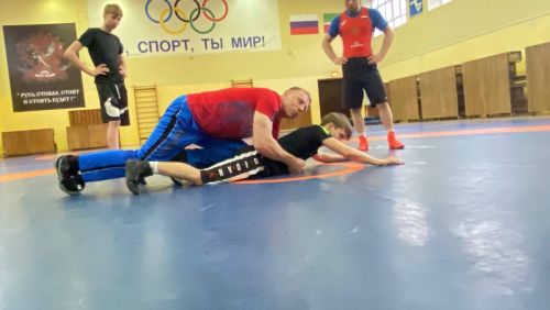 Сергей Емелин в Чистополе: мастер-класс по греко-римской борьбе от олимпийского призера
