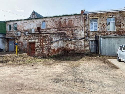 Сотрудники редакции «Чистополь-информ» привели в порядок прилегающую территорию