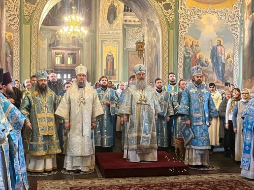 Епископ Пахомий принял участие в богослужении в Благовещенском соборе Казанского кремля