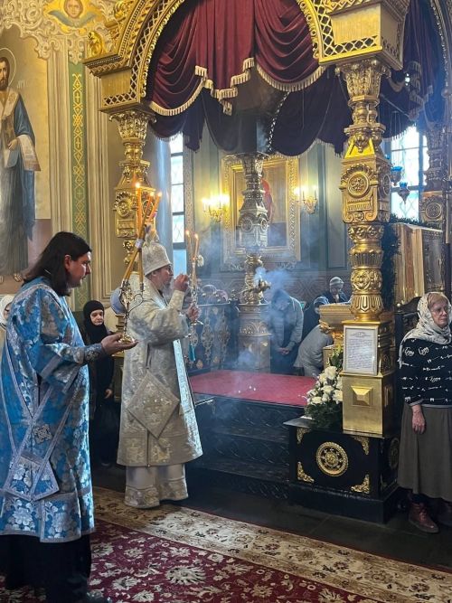 Епископ Пахомий принял участие в богослужении в Благовещенском соборе Казанского кремля
