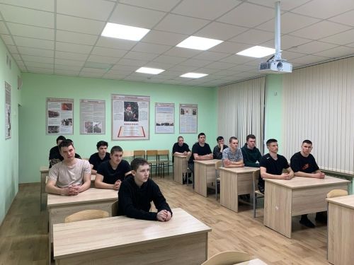 «Армия в вопросах и ответах»: чистопольские курсанты узнали о тонкостях военной службы