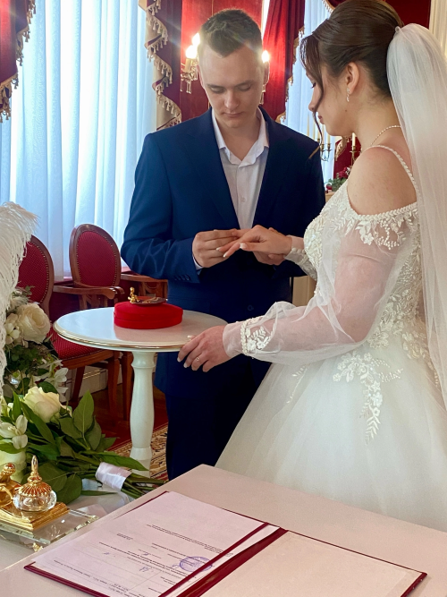 В Чистопольском Дворце бракосочетания зарегистрировали 100-ую пару 2025 года