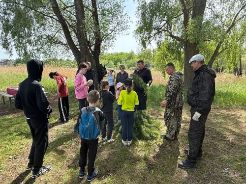 В заказнике «Чистые луга» прошла экологическая акция по установке искусственных нерестилищ