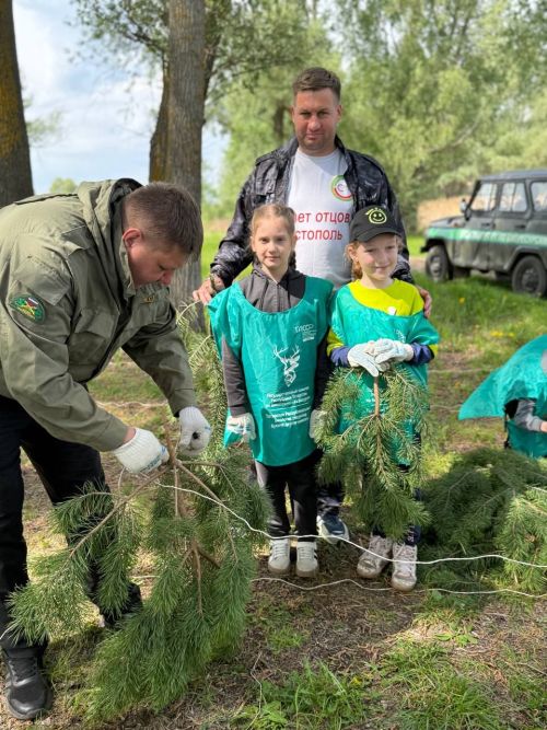 В заказнике «Чистые луга» прошла экологическая акция по установке искусственных нерестилищ