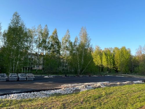 В Чистополе завершается обустройство новой парковки у ЦРБ