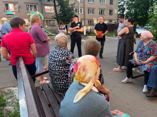 В Чистополе сотрудники полиции проводят встречи по установке домофонов с видеонаблюдением