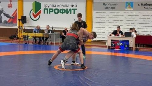 Чистопольские спортсмены завоевали три золота на межмуниципальном турнире по борьбе