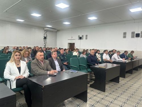 Дмитрий Иванов провел аппаратное совещание: успехи филиала «Восток», завершение посевной и оперативная сводка