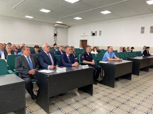 Министру сельского хозяйства и продовольствия РТ Марату Зяббарову присвоили звание Почетного гражданина Чистопольского района