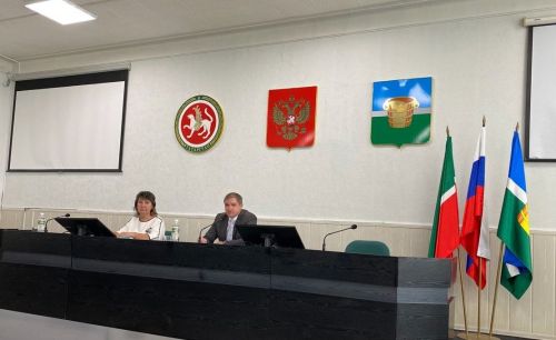 Министру сельского хозяйства и продовольствия РТ Марату Зяббарову присвоили звание Почетного гражданина Чистопольского района