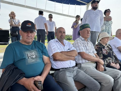 Конные скачки на Сабантуе в Чистополе собрали сотни зрителей