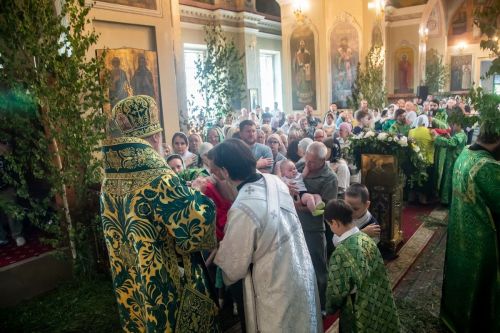 В День Святой Троицы епископ Пахомий совершил Литургию в Свято-Никольском соборе Чистополя