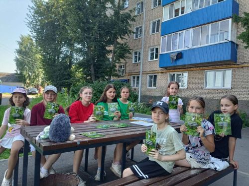 Сотрудники заказника «Чистые луга» провели урок экологии для детей
