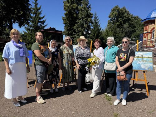 В Чистополе художники представили храмы Татарстана