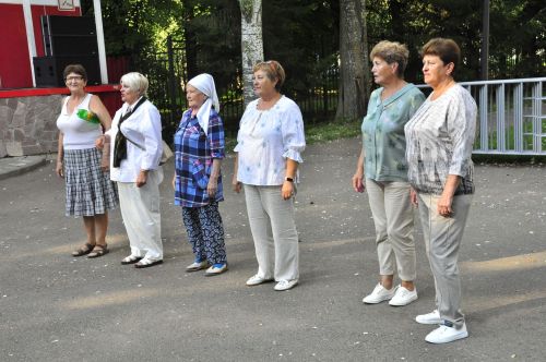 В Скарятинском саду прошел музыкальный вечер «А у нас во дворе»