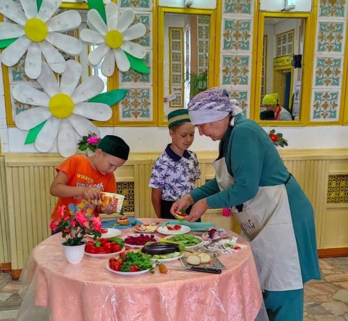 В селе Чистопольского района прошел увлекательный кулинарный мастер-класс для детей и их родителей