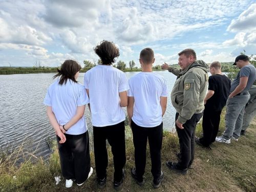Экоактивисты Чистопольского района очистили берег реки Прость в рамках акции «Вода России»