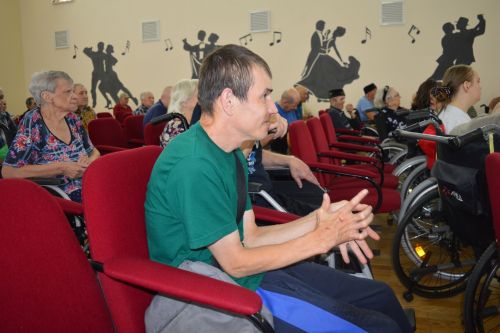 Ансамбль «Берегиня» подарил праздник жителям чистопольского дома-интерната «Юлдаш»