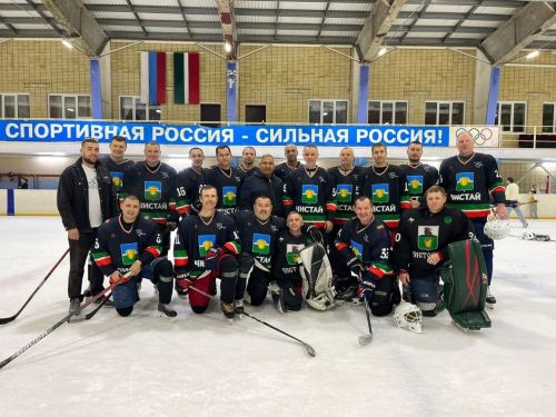 Ветераны хоккея Чистополя и Елабуги провели товарищеский матч