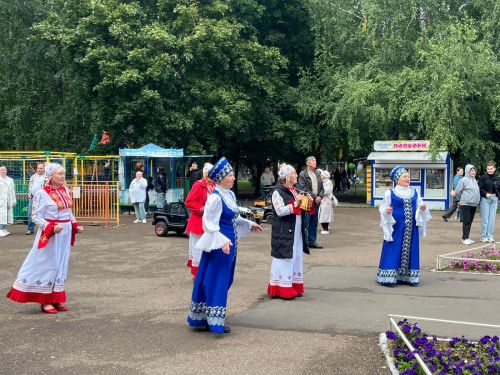 В Чистополе ярко отметили двойной праздник в Скарятинском саду