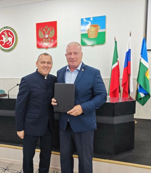 Сегодня день рождения отмечает глава Чистопольского района Дмитрий Иванов