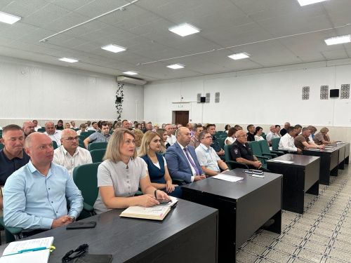 Цифровизация ЖКХ, рекордный урожай и «Рок-берега»: главное с совещания в Чистопольском районе