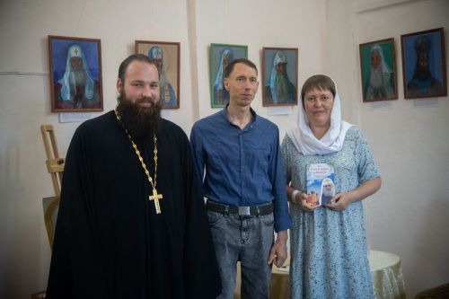 Персональная выставка портретов Патриархов открылась в Доме учителя