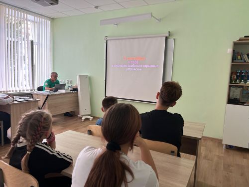В военно-патриотическом клубе «Рубеж» состоялось мероприятие, посвященное годовщине бесланской трагедии