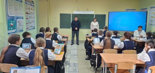 В чистопольском лицее прошел Урок мужества с участником СВО